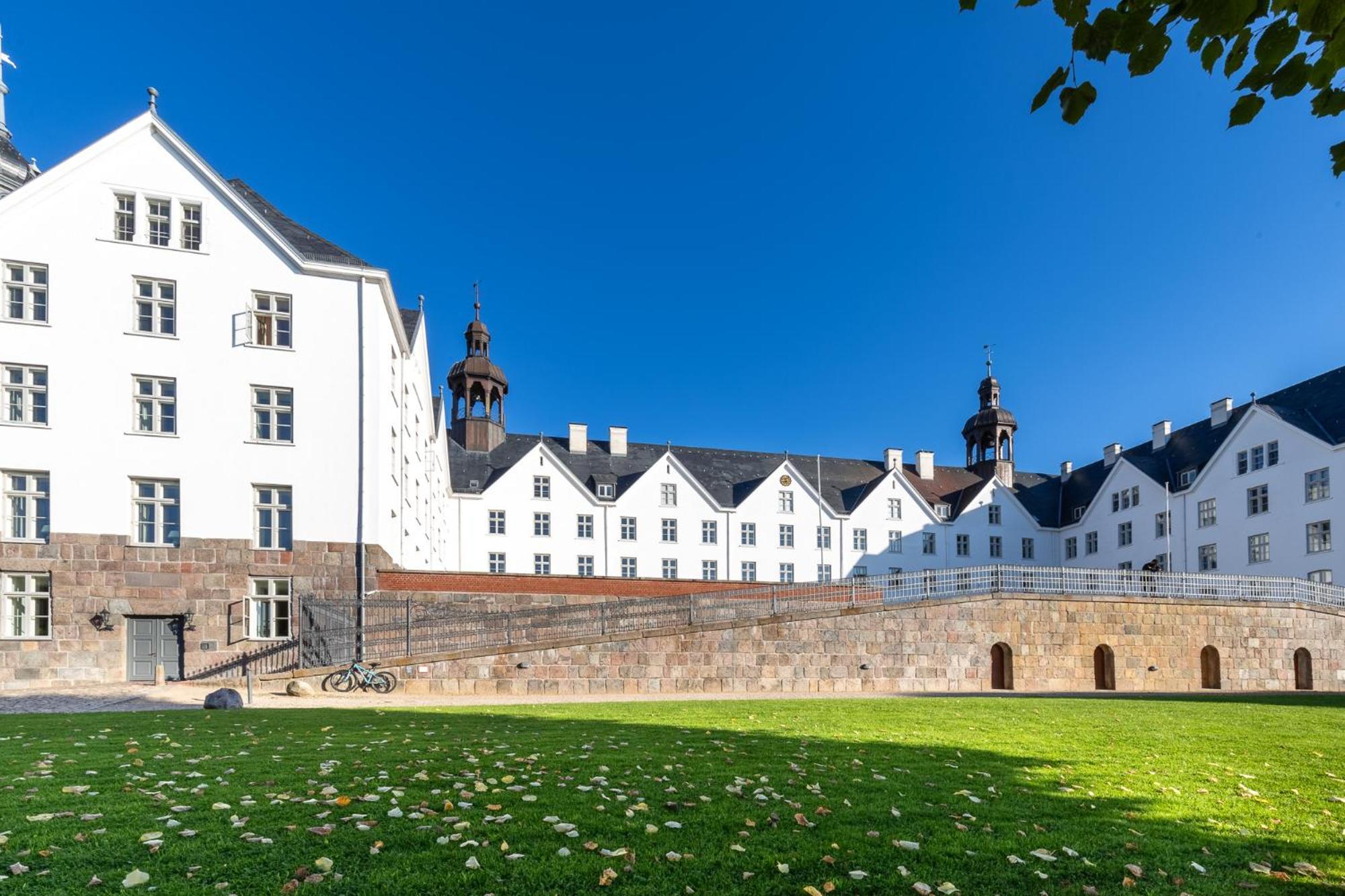 Mooi: Fantastisches Apartment Mit Seeblick Und Stil, Netflix Plön Esterno foto